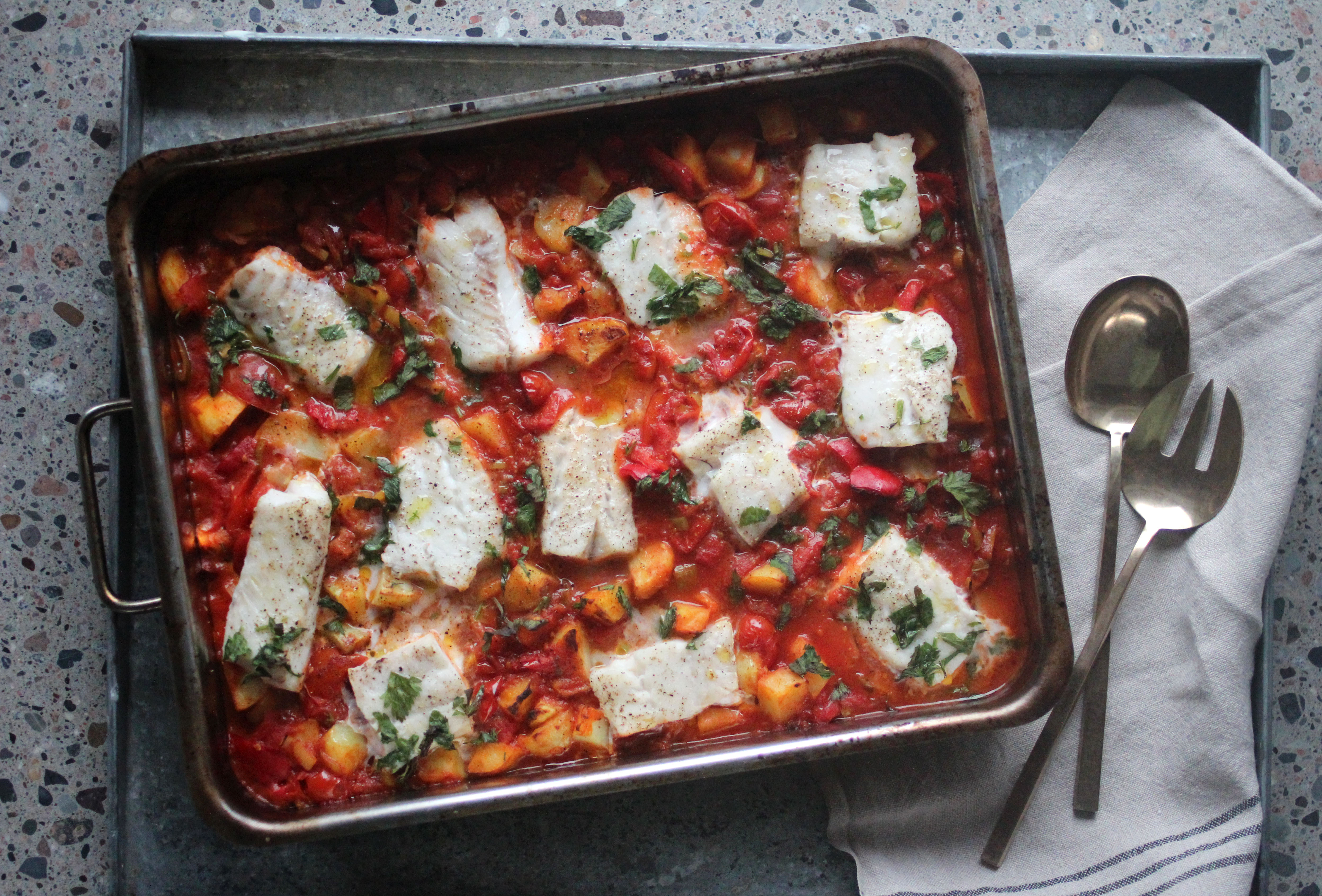 Torsk i ugn med tomatsås